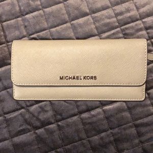 Jet Set Travel Flat Wallet